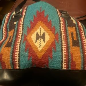 Saddle blanket bag